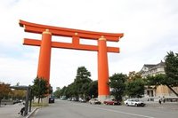 神社なのに…
